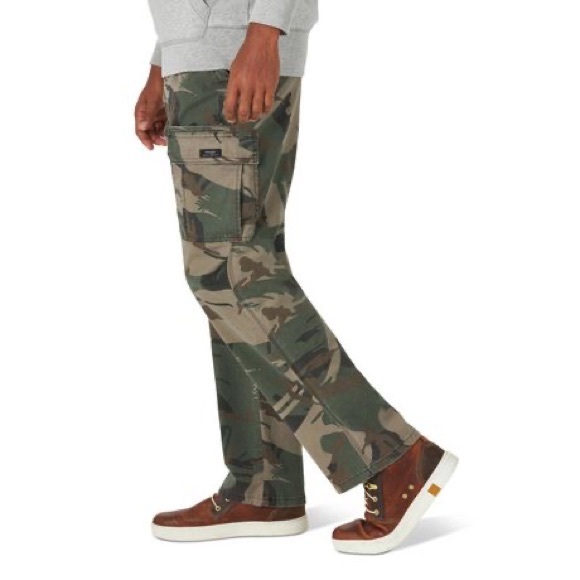 Unisex Wrangler Camo Cargo Pants - Picture 5 of 9
